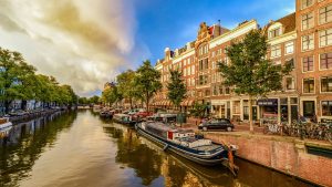 Cruise the Canals In Luxury